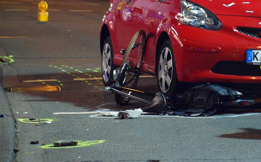 VU Rad gegen PKW Koeln Rath Roesratherstr Eilerstr P22.JPG